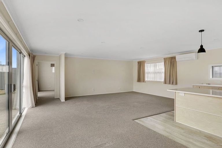 Photo of property in 1 Tieke Lane, Kenepuru, Porirua, 5022