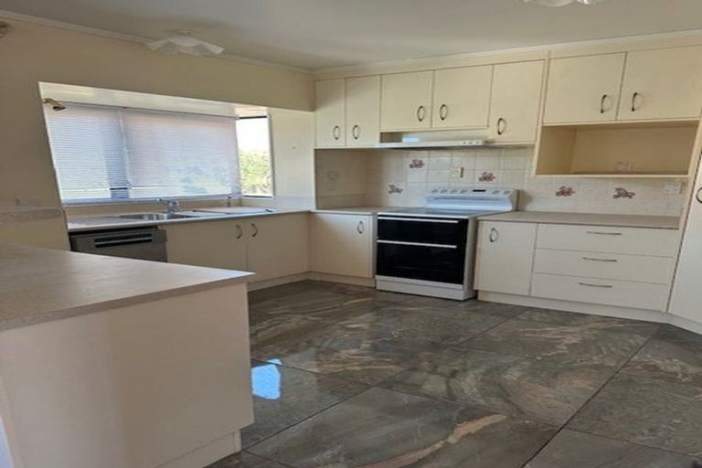 Photo of property in 69 Te Moana Road, Waikanae Beach, Waikanae, 5036