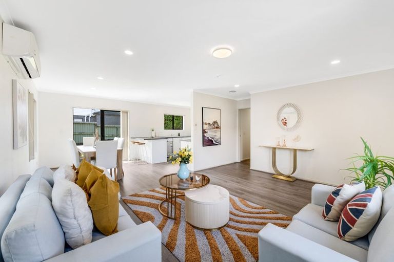 Photo of property in 12 Cade Place, Weymouth, Auckland, 2103