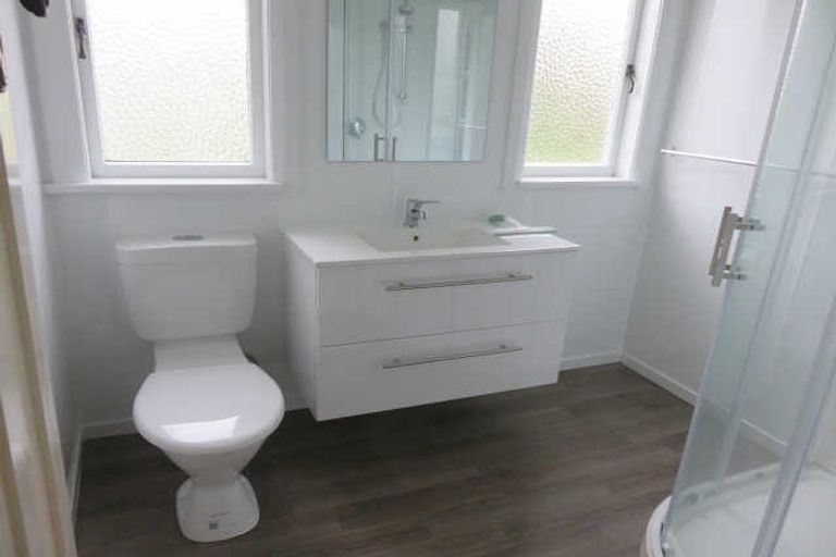 Photo of property in 1 Lake Domain Drive, Frankton, Hamilton, 3204