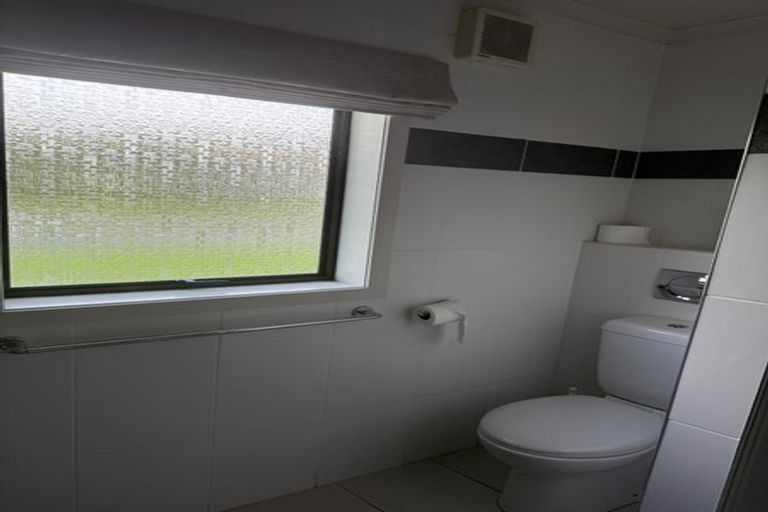 Photo of property in 20 Widmore Drive, Massey, Auckland, 0614