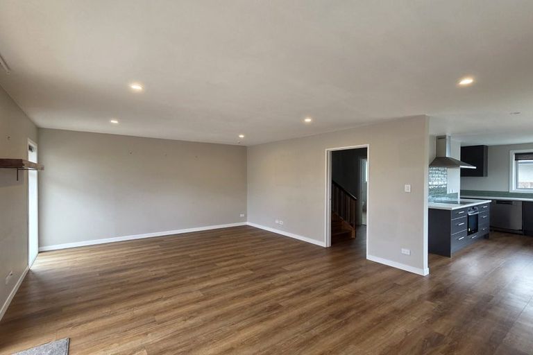 Photo of property in 2/3 Esher Place, Saint Martins, Christchurch, 8022