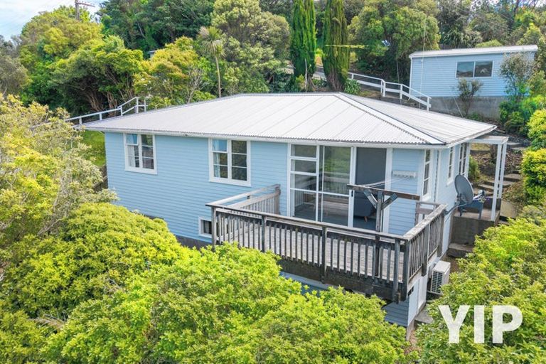 Photo of property in 133 Ruskin Road, Newlands, Wellington, 6037