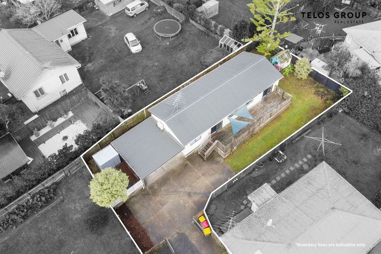 Photo of property in 2/44 Hayman Place, Beach Haven, Auckland, 0626