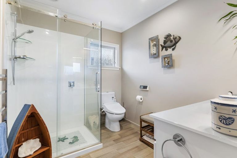 Photo of property in 25a Riverside Road, Orewa, 0931