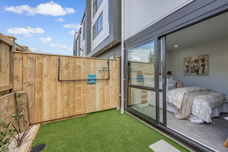 Photo of property in 27 Carole Crescent, Pakuranga, Auckland, 2010
