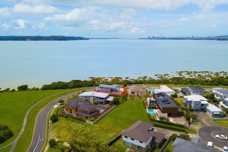 Photo of property in 7 Karemoana Drive, Te Atatu Peninsula, Auckland, 0610