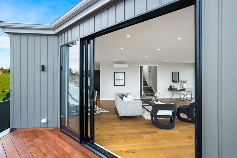 Photo of property in 5 Seawind Way, Hobsonville, Auckland, 0616