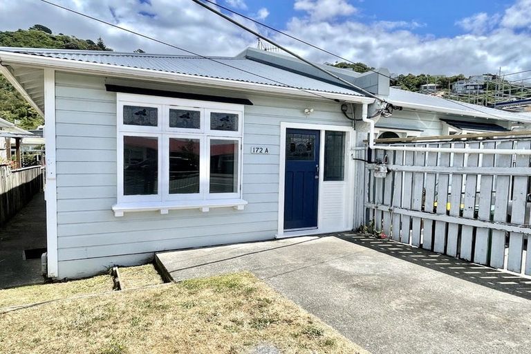 Photo of property in 172a Queens Drive, Lyall Bay, Wellington, 6022