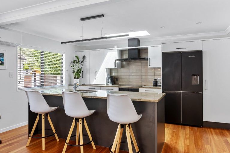 Photo of property in 9 Marie Avenue, Red Beach, 0932