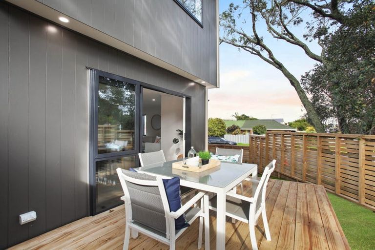 Photo of property in 12 Kurnell Drive, Botany Downs, Auckland, 2010
