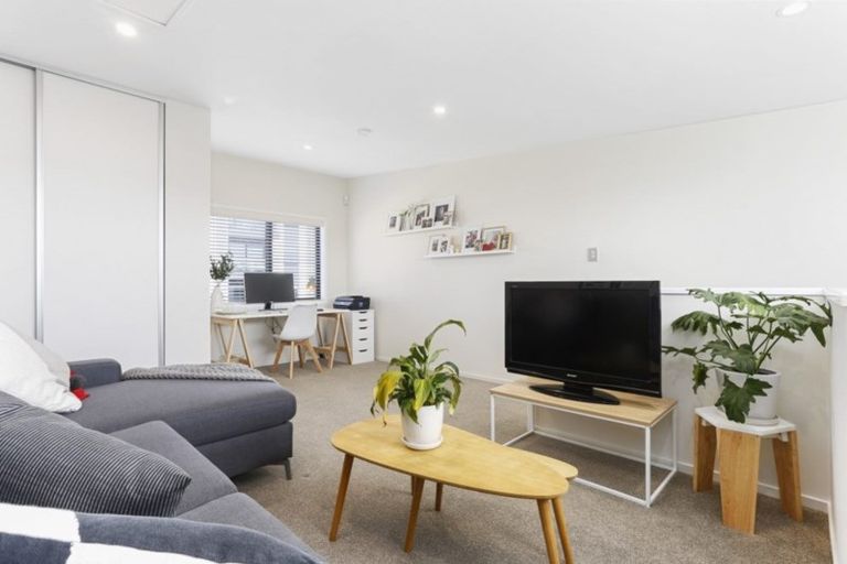 Photo of property in 190 Hobsonville Point Road, Hobsonville, Auckland, 0616