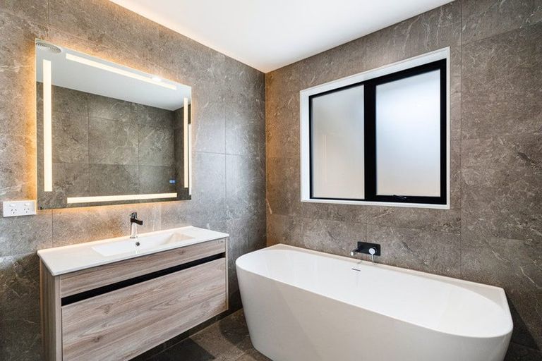 Photo of property in 1 Benn Street, Amberley, 7481