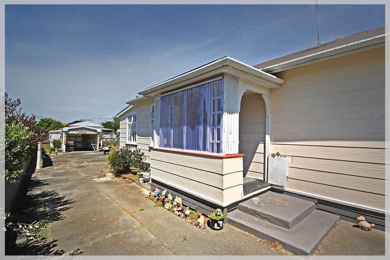 Photo of property in 58 Avenue Road, Foxton, 4814