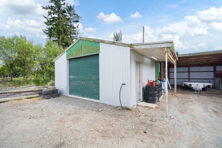 Photo of property in 61 Moore Road, Winton, 9781
