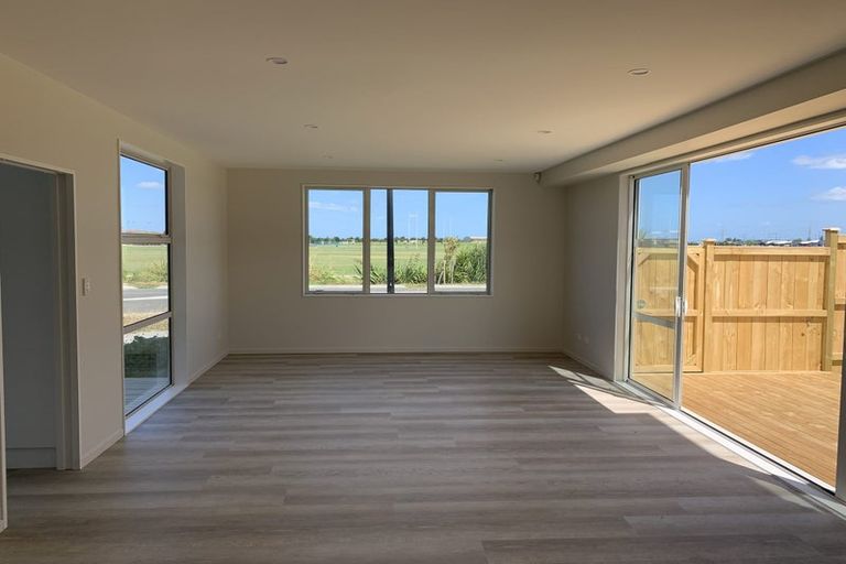 Photo of property in 2 Softwood Avenue, Takanini, 2110