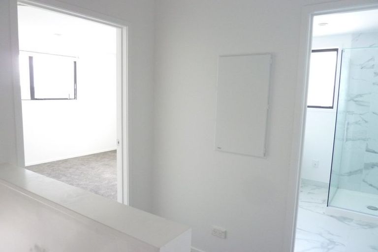 Photo of property in 2/41 Kervil Avenue, Te Atatu Peninsula, Auckland, 0610