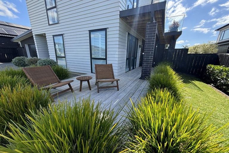 Photo of property in 16 Mutetai Road, Clarks Beach, 2122