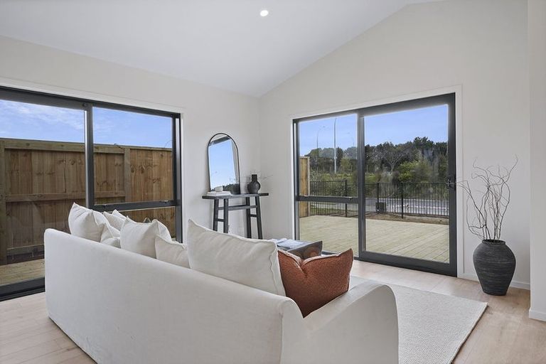 Photo of property in 22 Oneone Street, Cambridge, 3493