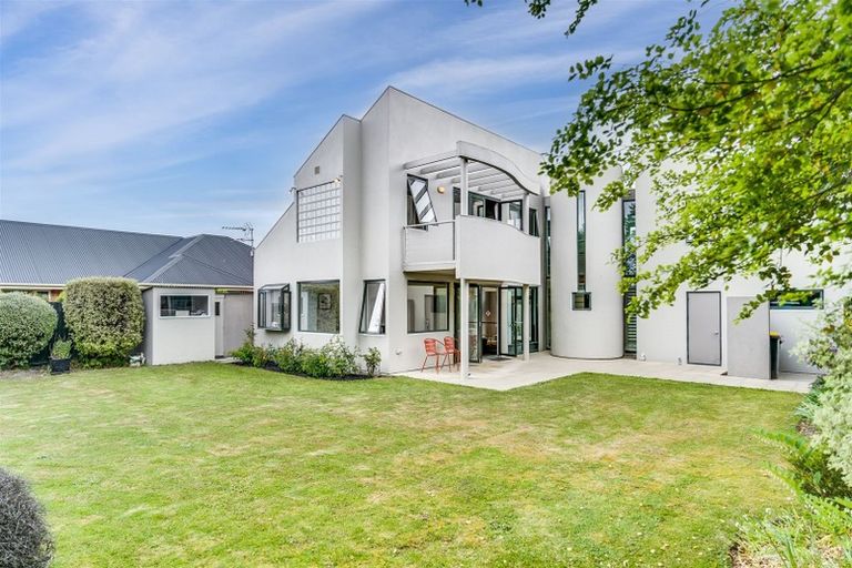 Photo of property in 24 Huntingdon Place, Avonhead, Christchurch, 8042
