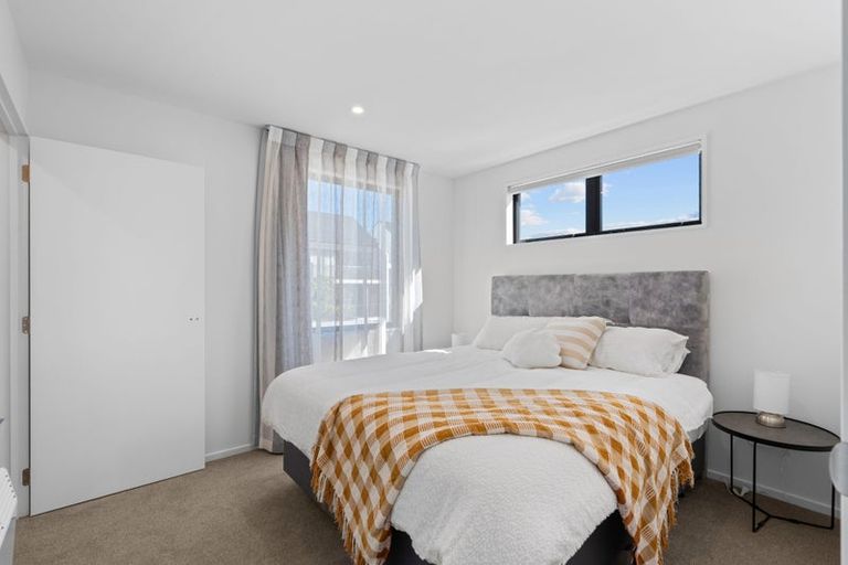 Photo of property in 2/130 Holly Road, St Albans, Christchurch, 8014