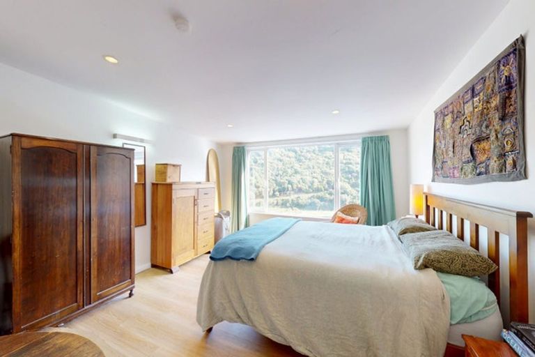 Photo of property in 103 Houghton Bay Road, Houghton Bay, Wellington, 6023