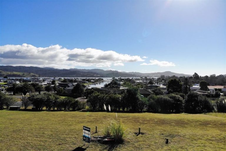 Photo of property in 3 Panorama Parade, Pauanui, Hikuai, 3579