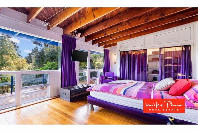 Photo of property in 258 Shaw Road, Titirangi, Auckland, 0604