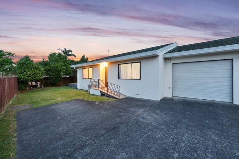 Photo of property in 2/23 Septimus Place, Henderson, Auckland, 0612