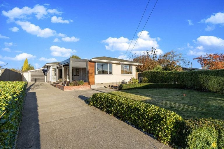 Photo of property in 6 Dymock Place, Bishopdale, Christchurch, 8053