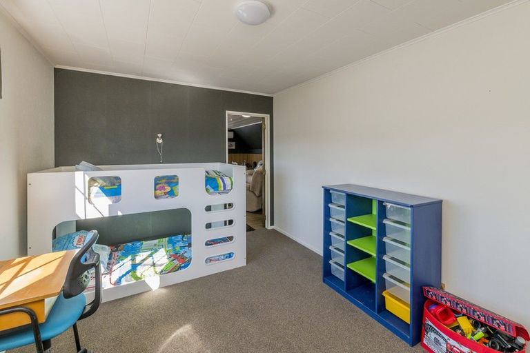 Photo of property in 5 Titoki Place, Levin, 5510