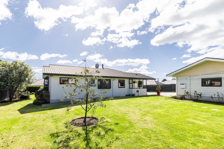 Photo of property in 128 Brookvale Road, Havelock North, 4130