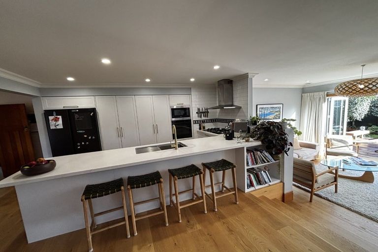 Photo of property in 22 Chilman Street, Strandon, New Plymouth, 4312