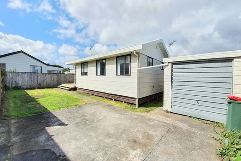 Photo of property in 2/35 Hill Crescent, Papakura, 2110