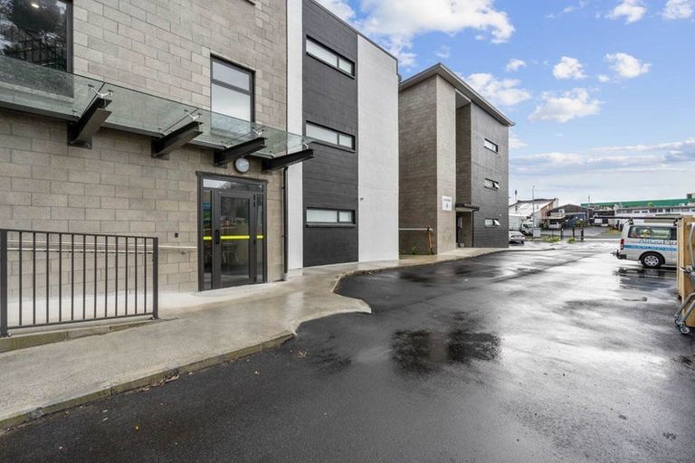 Photo of property in 206/40 East Street, Papakura, 2110