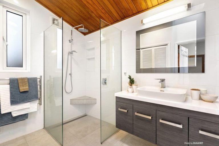 Photo of property in 60 Glenmore Street, Northland, Wellington, 6012