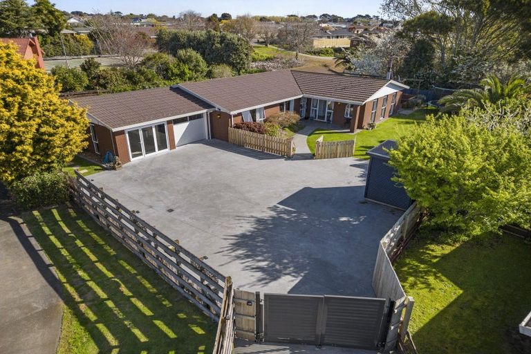 Photo of property in 11 Matai Place, Hawera, 4610