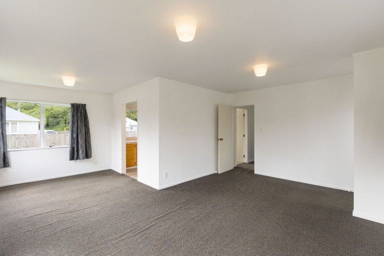 Photo of property in 2/108 Hewer Crescent, Naenae, Lower Hutt, 5011