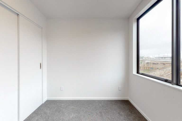 Photo of property in 62u7 Spenmoor Street, Newlands, Wellington, 6037