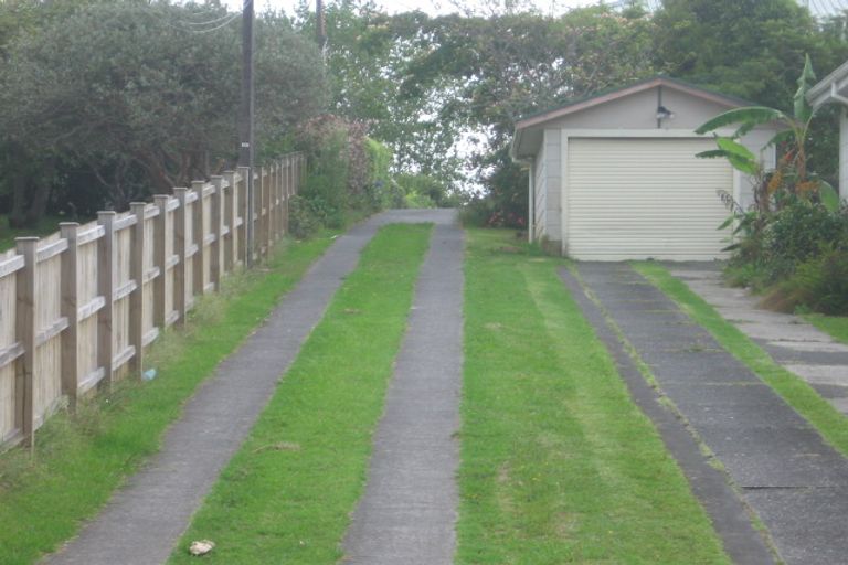 Photo of property in 3/41 College Road, Northcote, Auckland, 0627