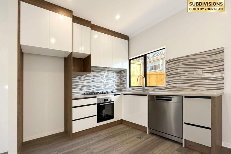 Photo of property in 260 Don Buck Road, Massey, Auckland, 0614