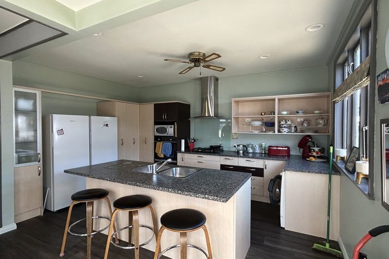 Photo of property in 7 Palm Avenue, Lyall Bay, Wellington, 6022