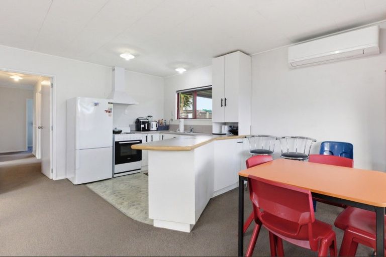 Photo of property in 13b Emery Place, Papamoa Beach, Papamoa, 3118