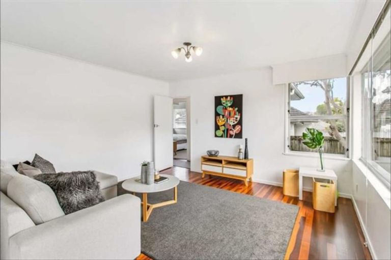 Photo of property in 29 Woodside Road, Massey, Auckland, 0614