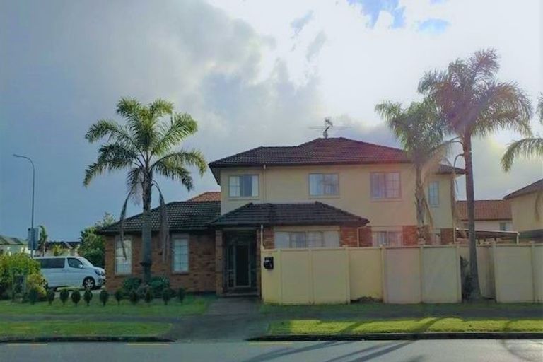 Photo of property in 69 Middlefield Drive, East Tamaki Heights, Auckland, 2016