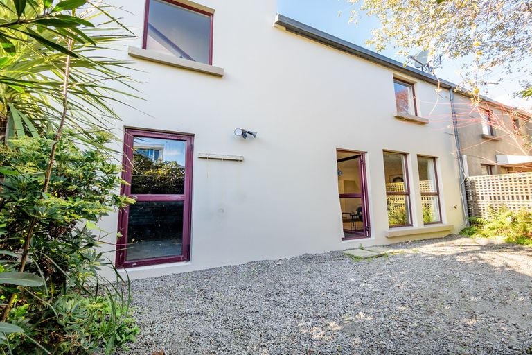 Photo of property in 8/16 Derby Street, St Albans, Christchurch, 8014