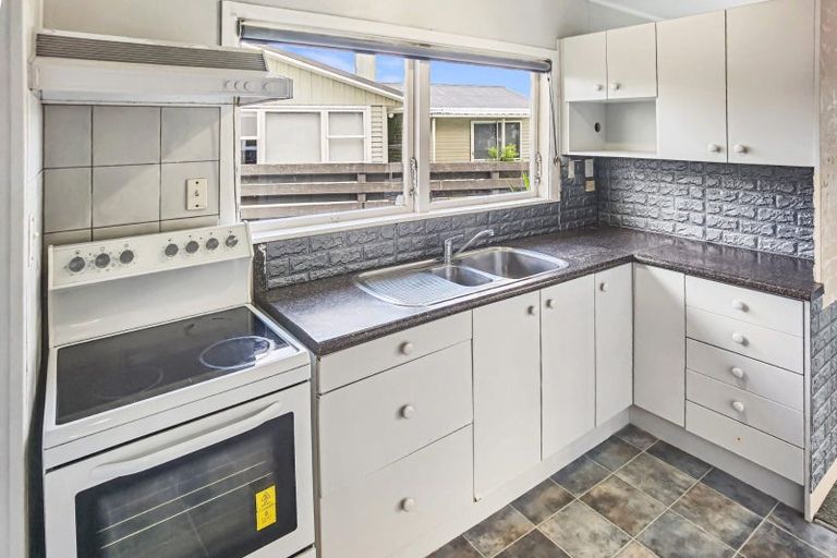 Photo of property in 22 Larne Avenue, Pakuranga Heights, Auckland, 2010