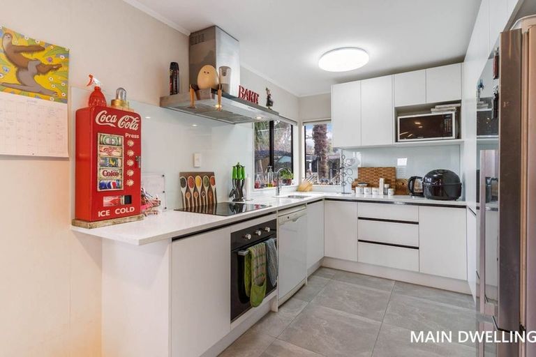 Photo of property in 165 Bradbury Road, Botany Downs, Auckland, 2010