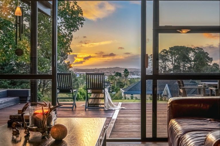 Photo of property in 238 Point View Drive, East Tamaki Heights, Auckland, 2016