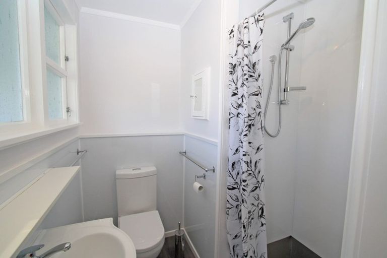 Photo of property in 5a Trafalgar Street, Westown, New Plymouth, 4310